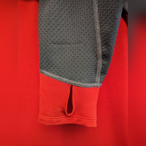 The North Face 1/2 Zip Sweater - Picture 9 of 9